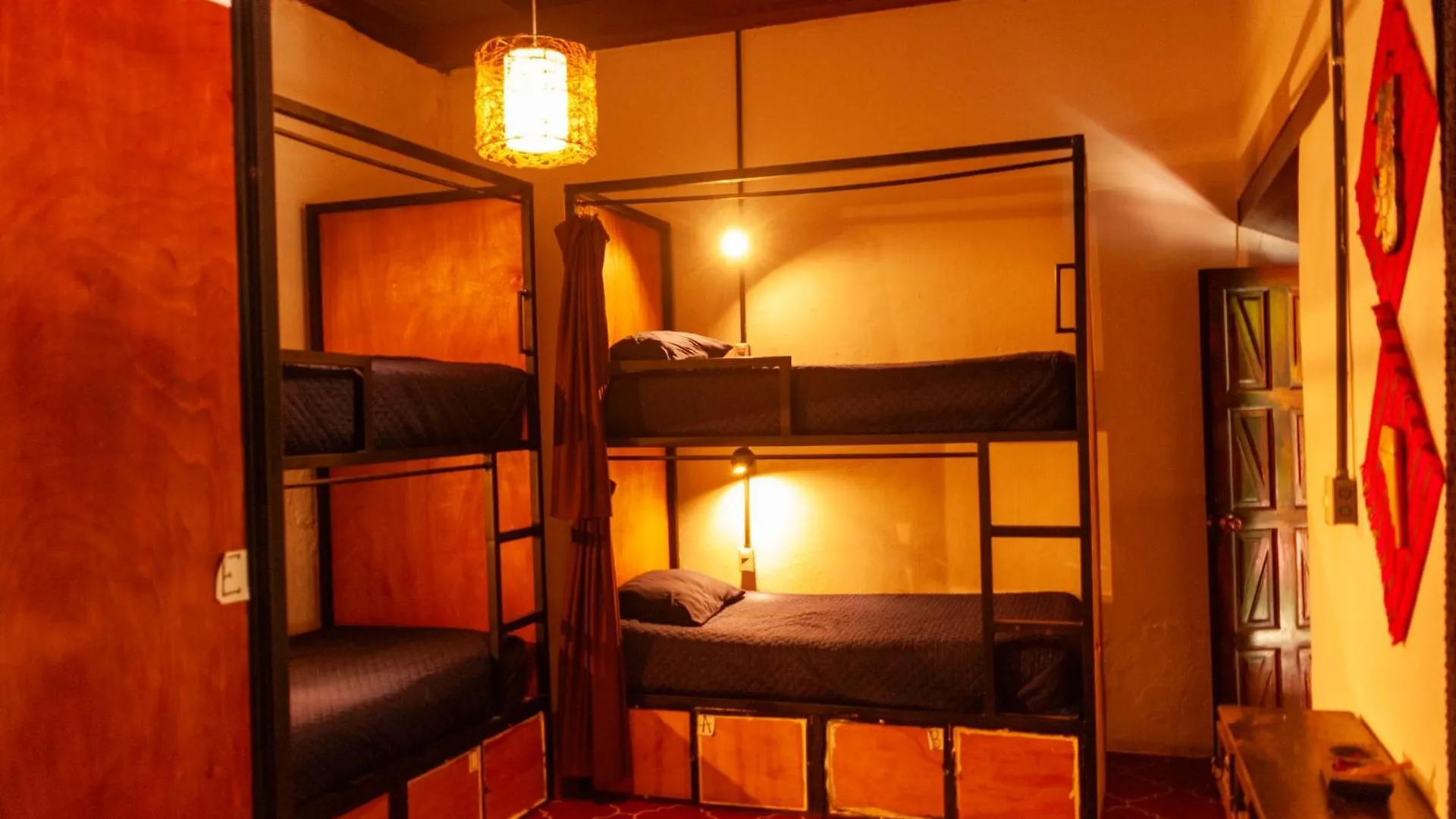 בית הארחה אנטיגואה גואטמלה Tzunun Hostel הונדורס
