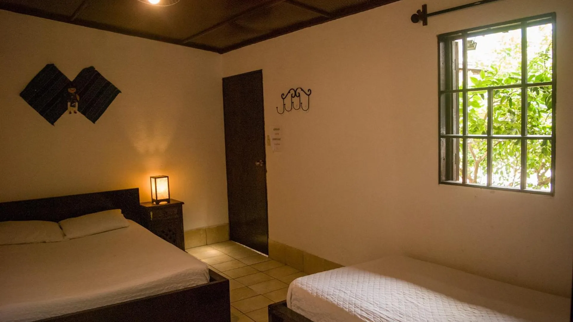 Tzunun Hostel Antigua Guest house