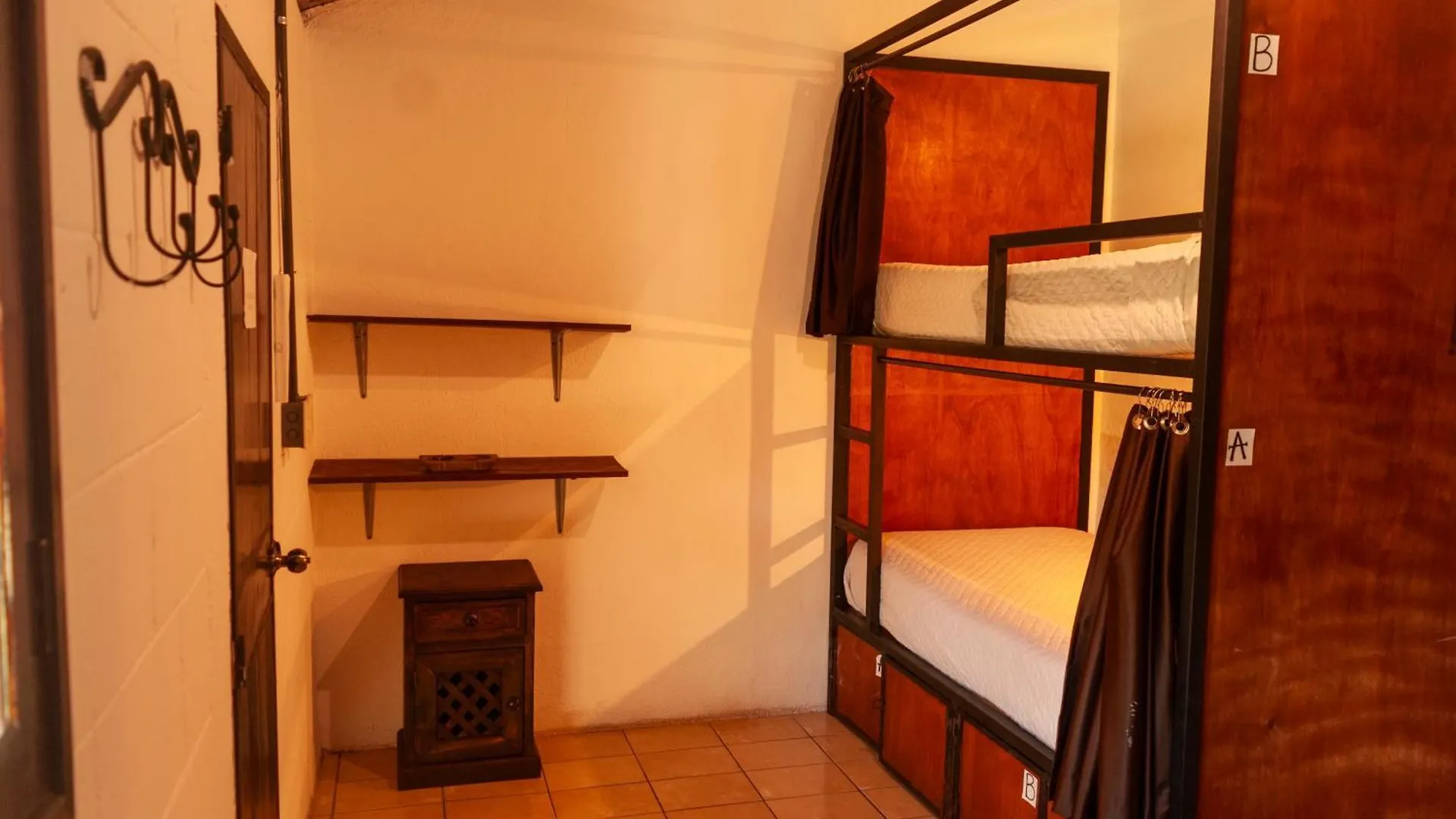 Tzunun Hostel Antigua 0*,