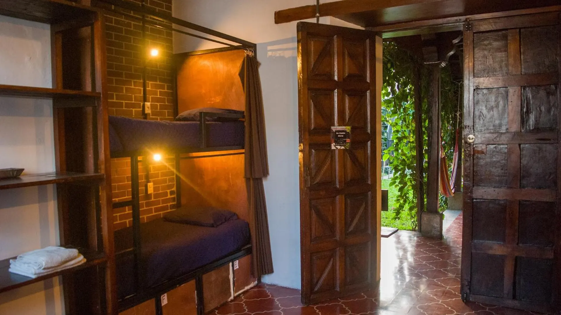 Gasthof Tzunun Hostel Antigua Guatemala